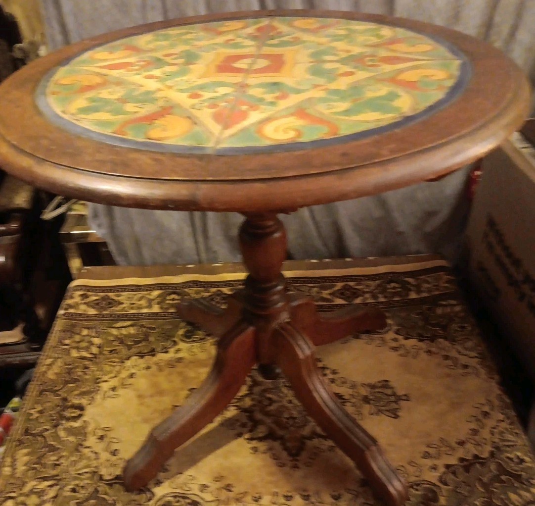 VINTAGE CALIFORNIA D&M ROUNDEL 4 CERAMIC TILE TOP TABLE / WALNUT PEDESTAL BASE