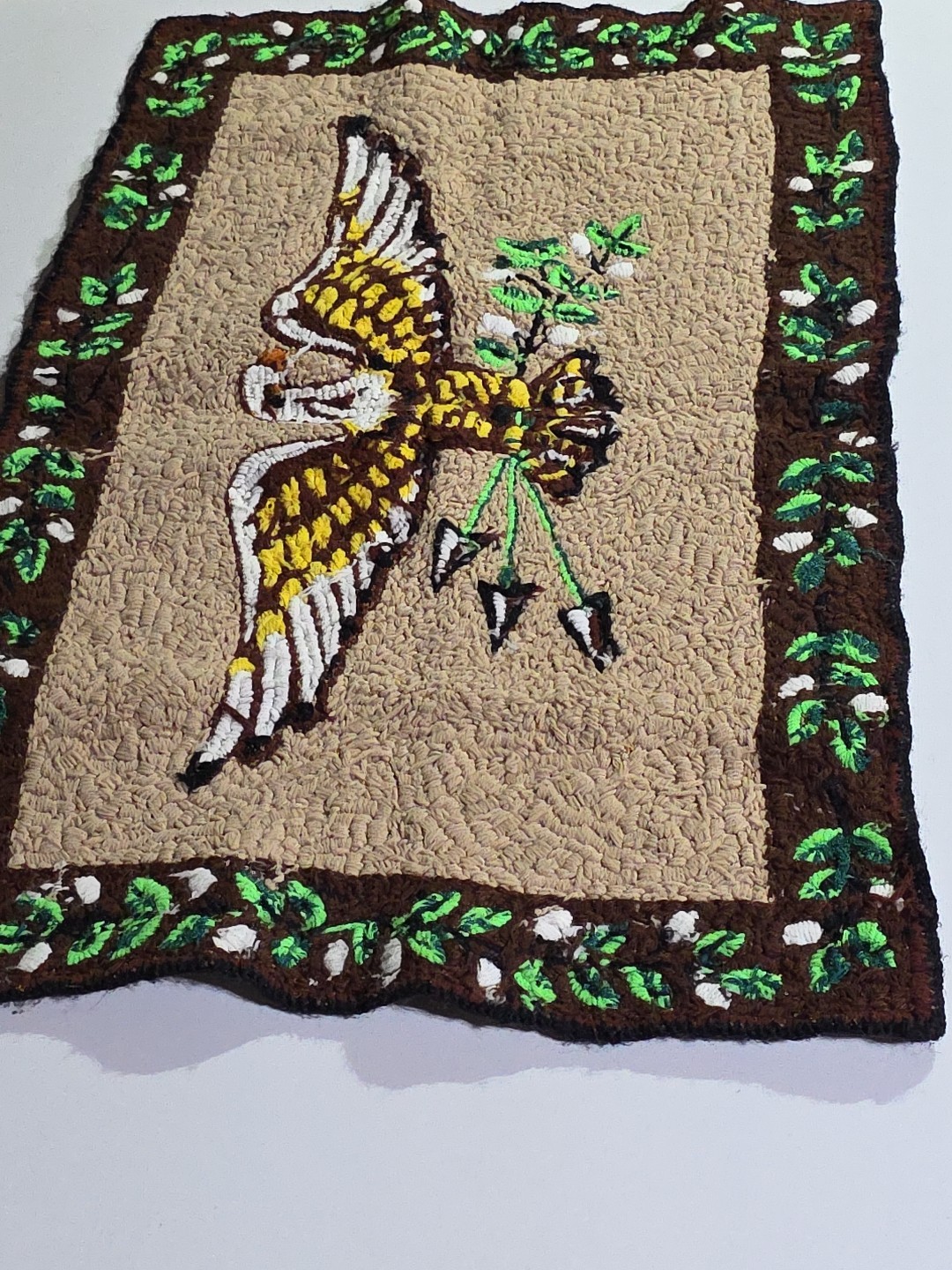 Vintage Handmade Hook Rug Eagle Design 34.5″ X 21″