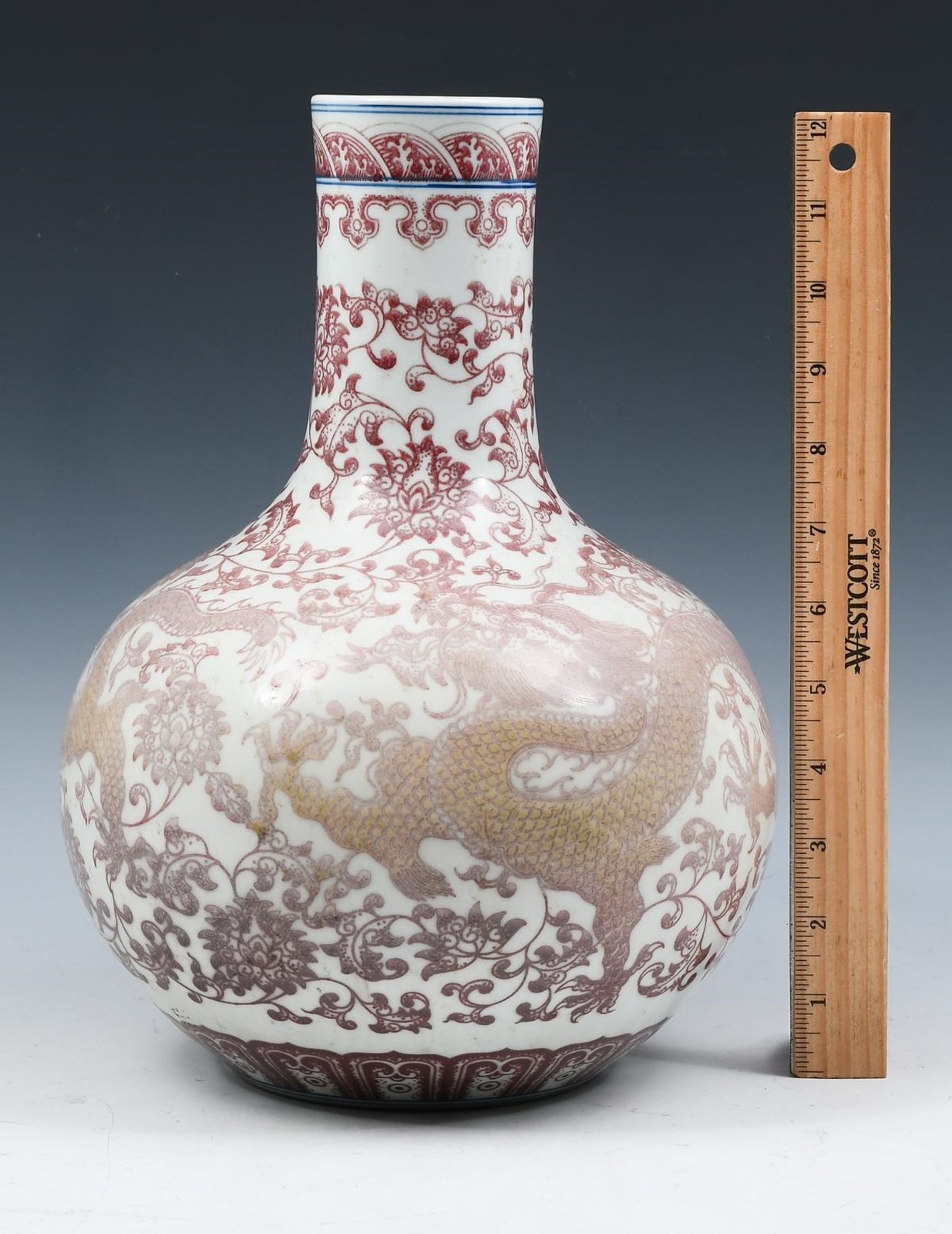 乾隆帝 Qianlong mark & period (1736-1795), Chinese porcelain vase, Jingdezhen ware
