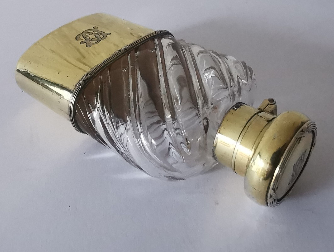 Asprey & Co Solid Silver Gilt Hip Flask – London 1909.