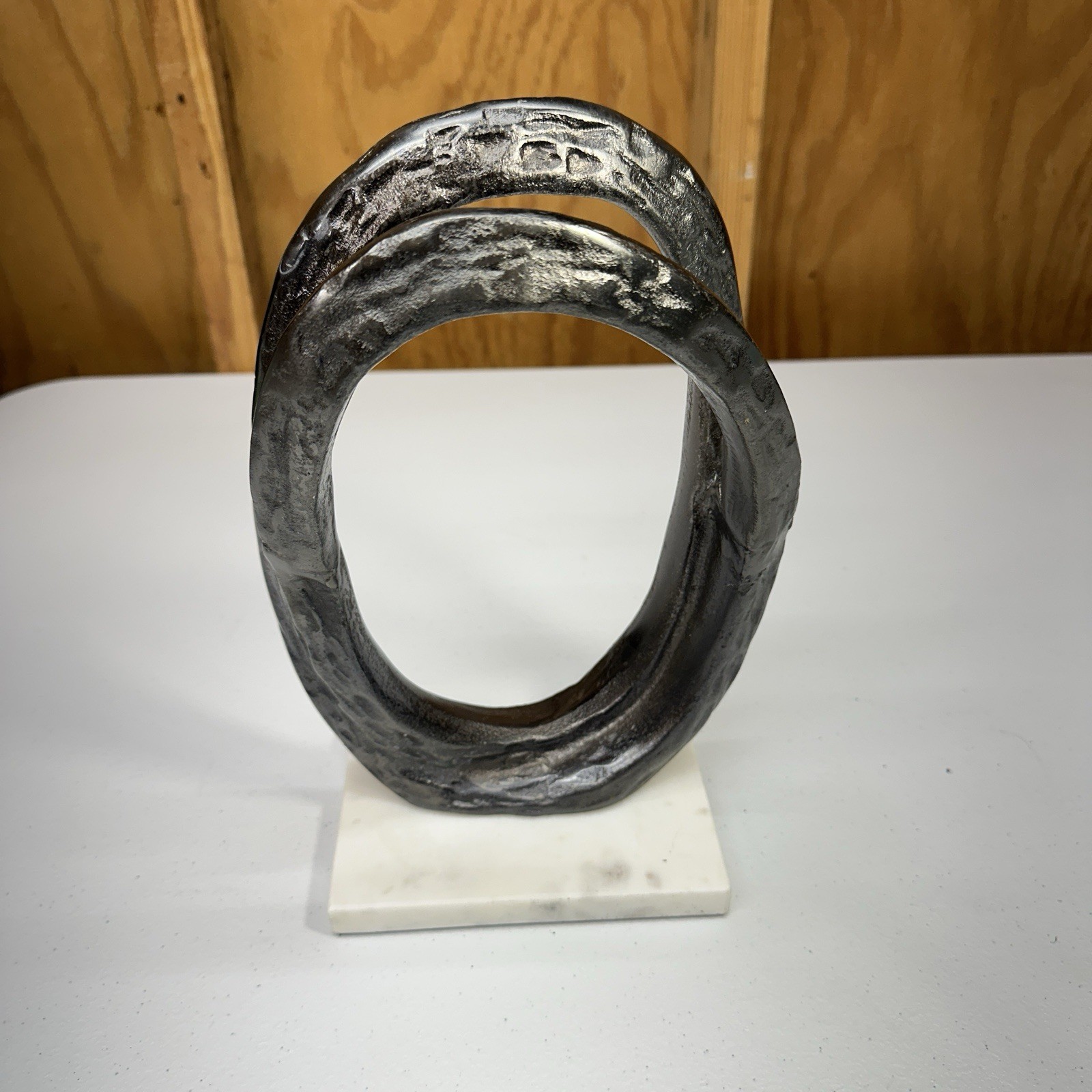 Abstract Modern Interlocking Ring Sculpture Black Silver Marble Base 10.5”