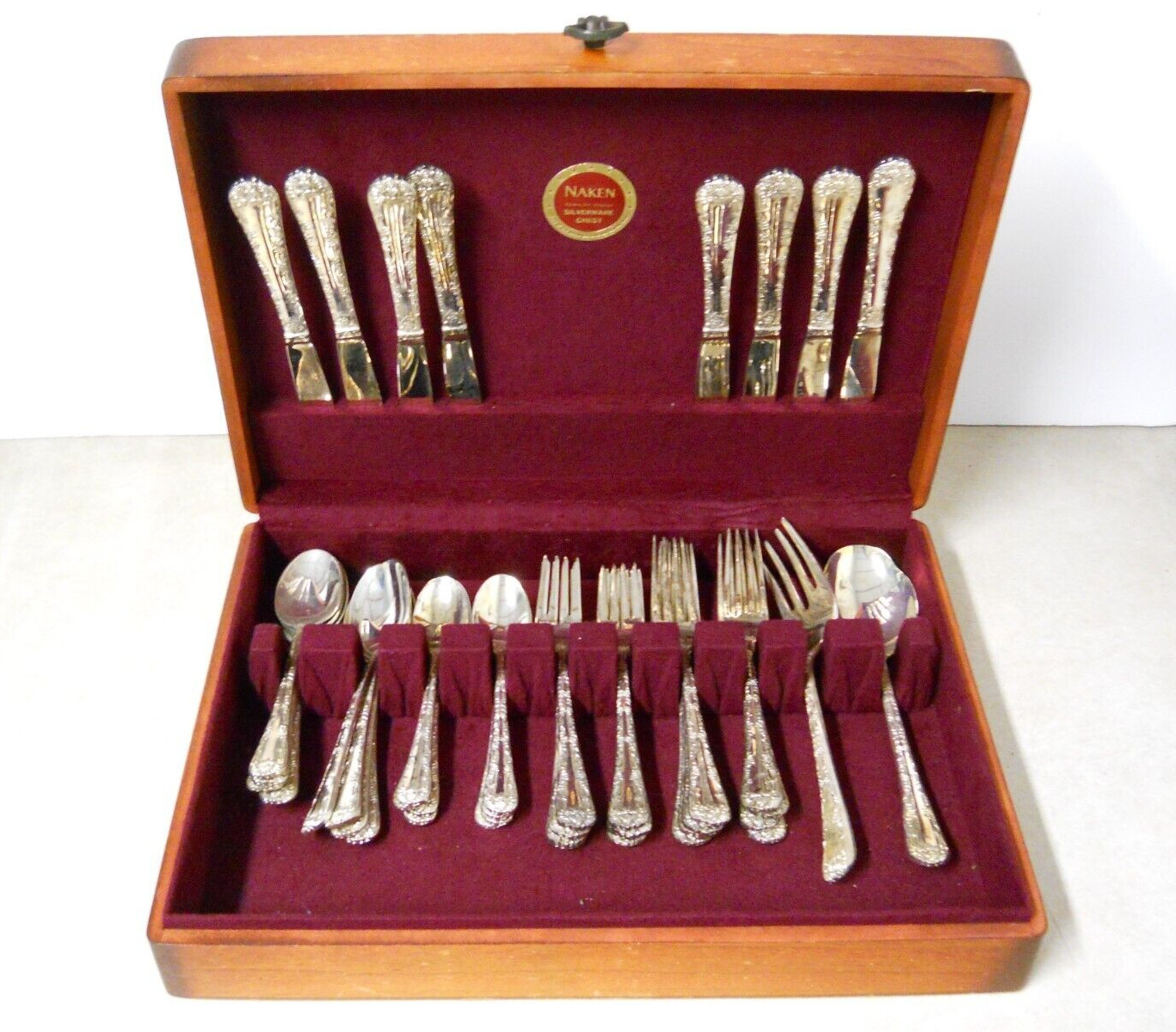 Wm. Rogers & Son ENCHANTED ROSE Silver Plate Flatware Set 42PC w/ Wood Chest
