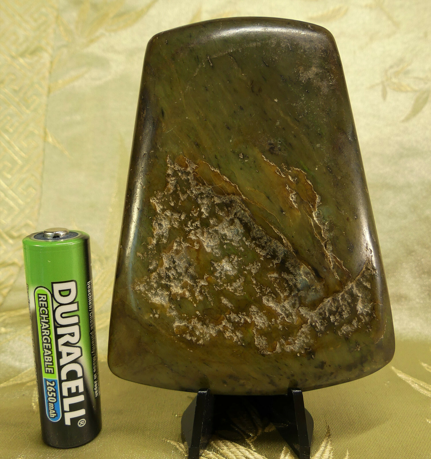 Neolithic Hongshan Chinese Jade “Yue” Axe Head Amulet w/Tomb Guardian Lion