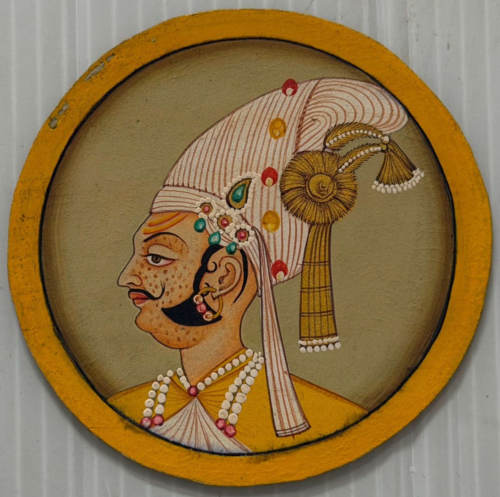 ANTIQUE INDIAN MINIATURE PORTRAIT ROYAL MAN BEAUTIFUL PAINTING FOLK ART.