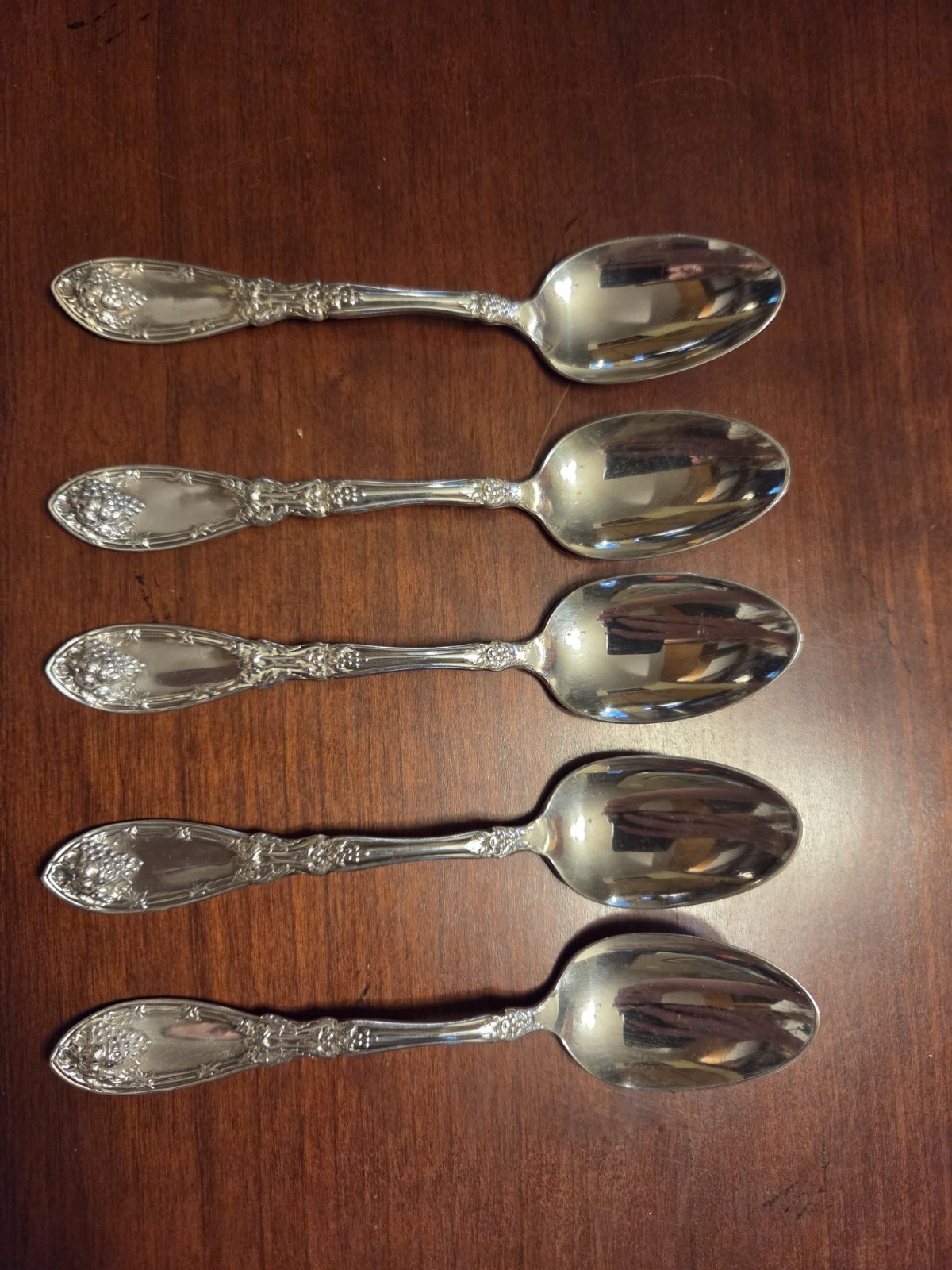 5 Antique 1881 Rogers LA VIGNE GRAPE 1908 Silverplate 5 Teaspoons Spoons