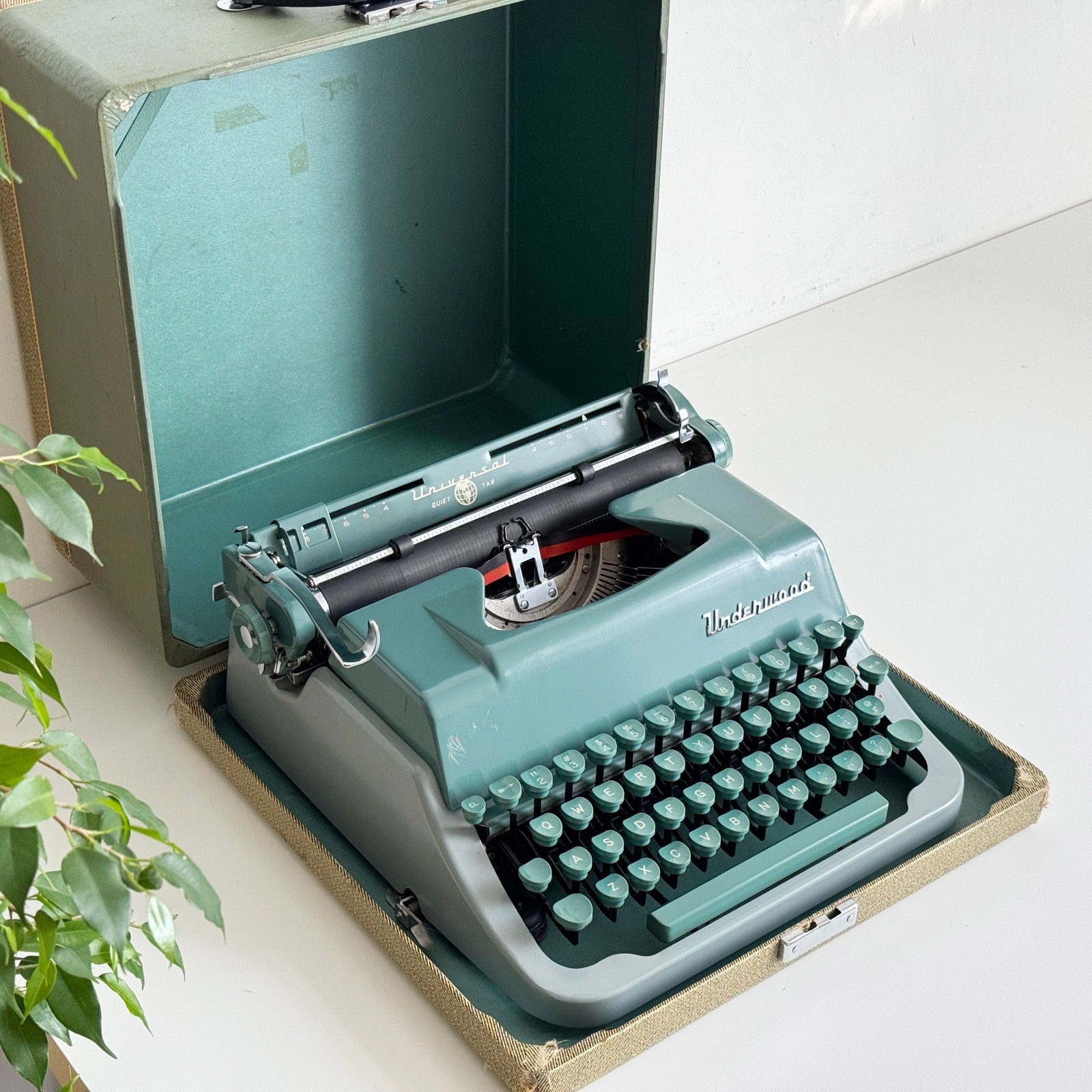 Underwood Universal quiet tab – Typewriter | 1950s | Working | Serviced