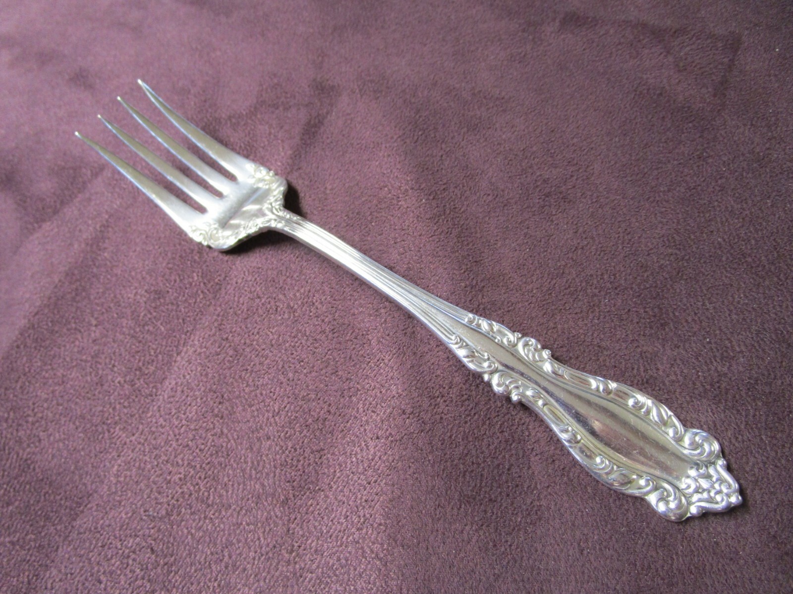 NASSAU aka FLEUR DE LIS 1904 Small Serving Fork Silverplate No Monogram B