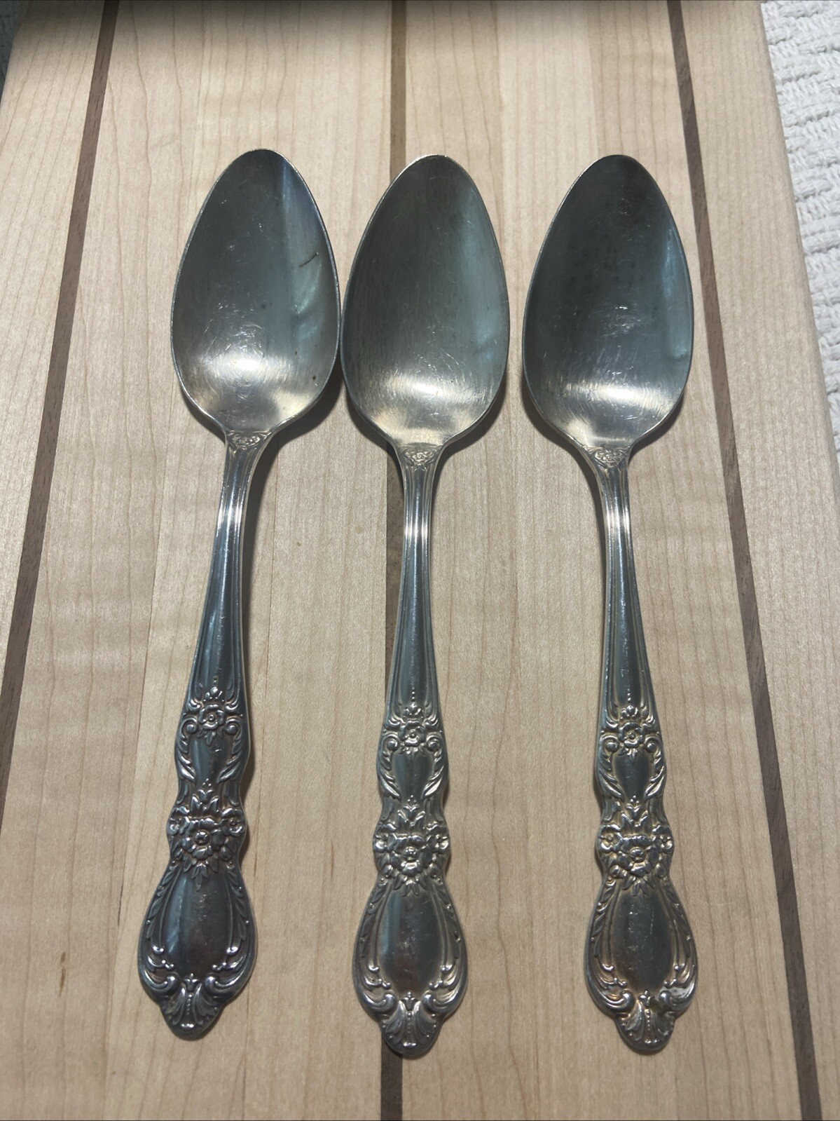 Roger’s Bros 1847 IS Heritage Large spoons 3 Count