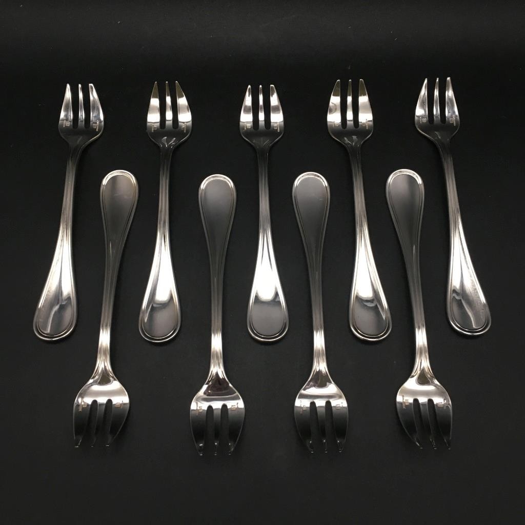 CHRISTOFLE ALBI 9 PIECE LOT: SET OF 9 SILVER PLATED OYSTER FORKS S557