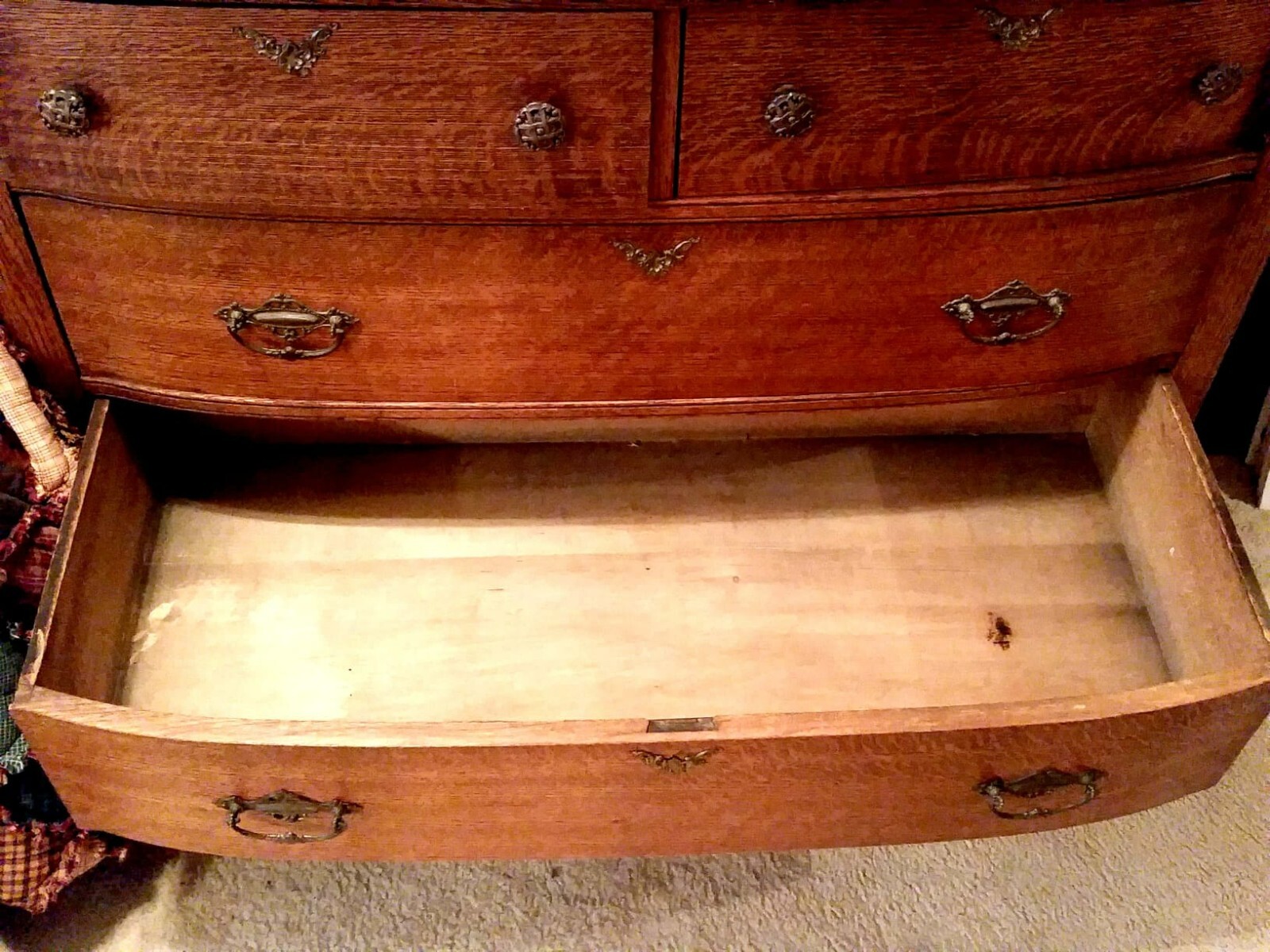 Antique Solid Oak Dresser with Removable Mirror –  Beautiful Finish – Price Firm