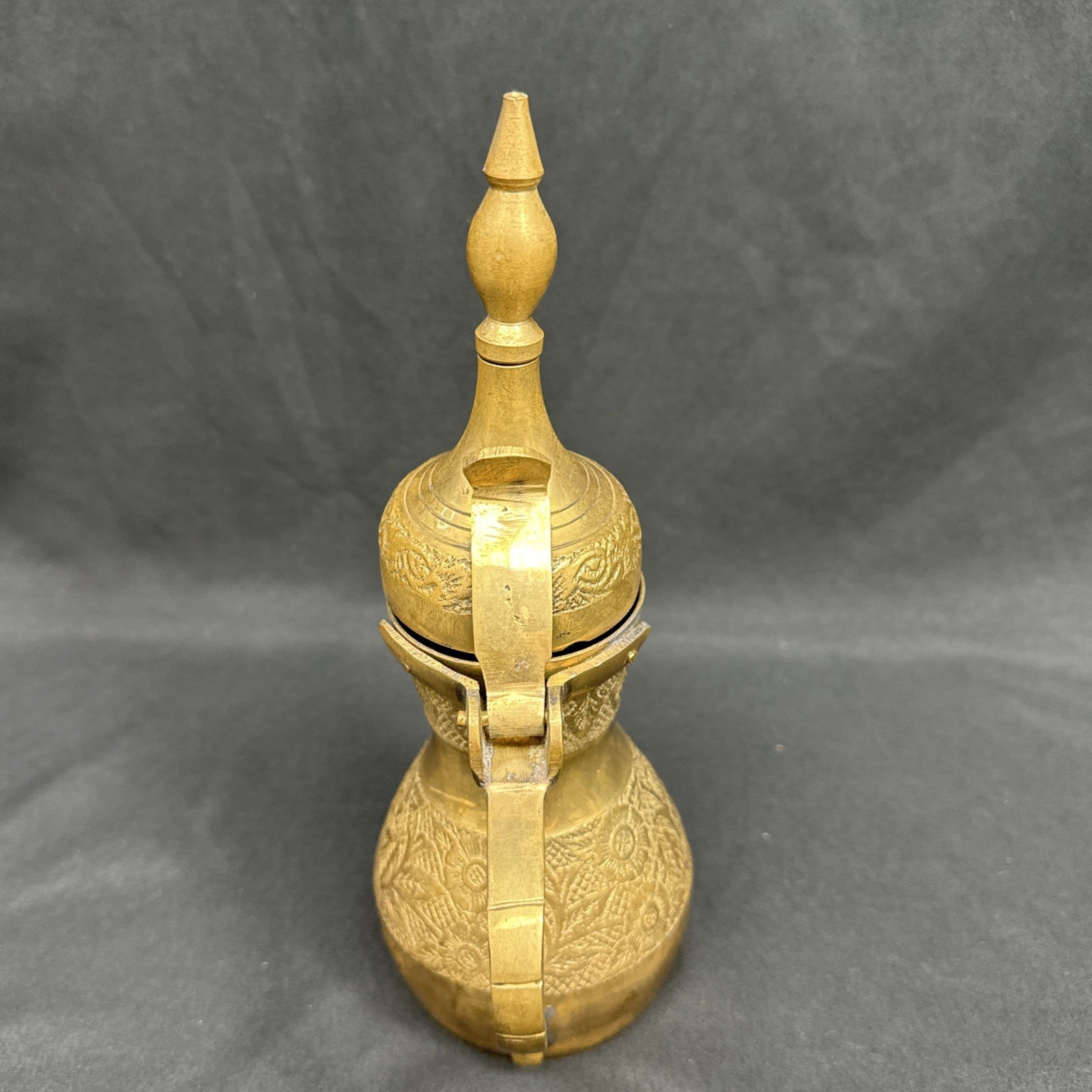 Brass Dallah Middle Eastern Coffee/Tea Pot Approx 9″ Floral Goldtone Etched