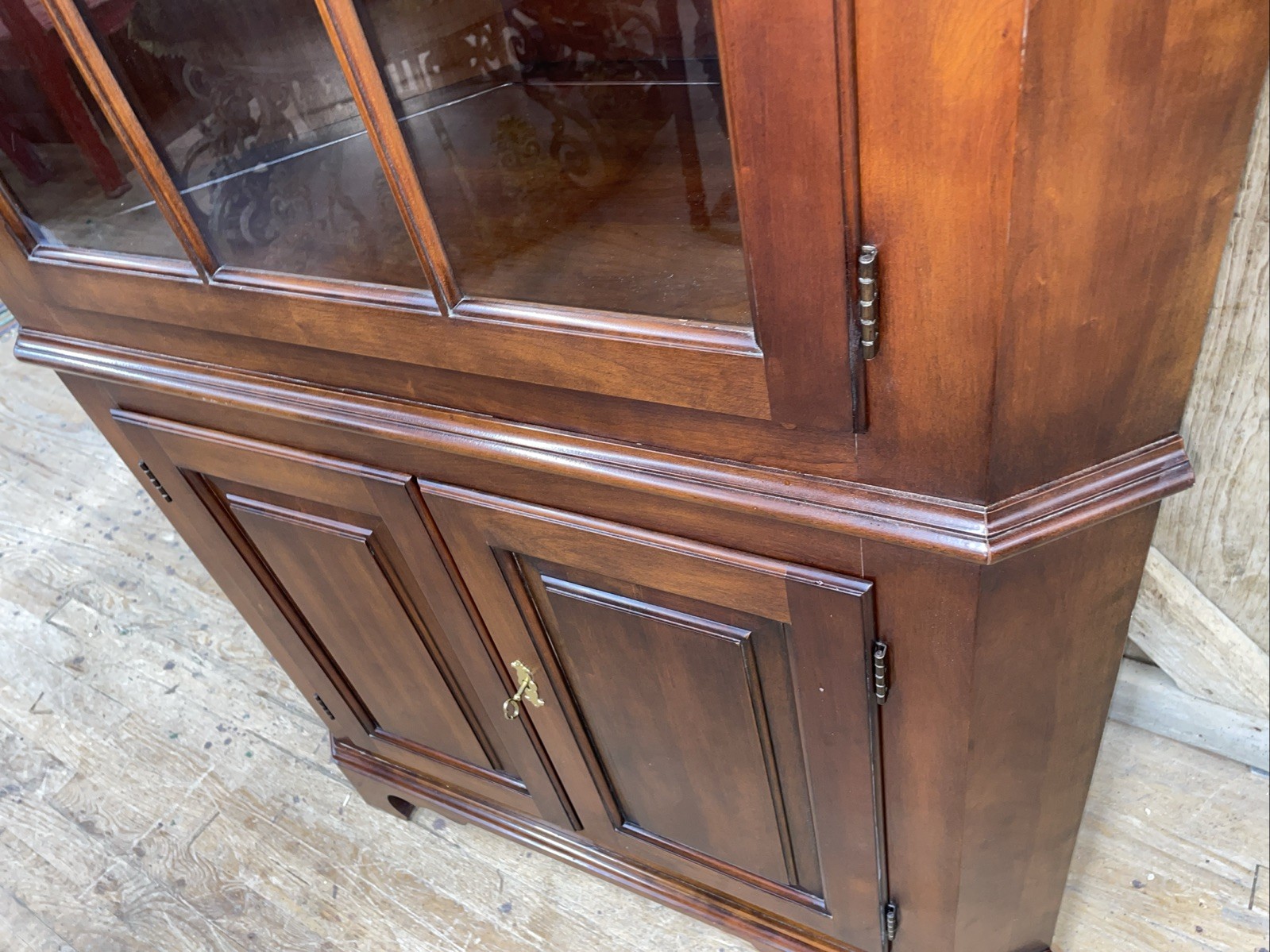Statton Chippendale Style Solid Cherry Corner Cabinet with Keys