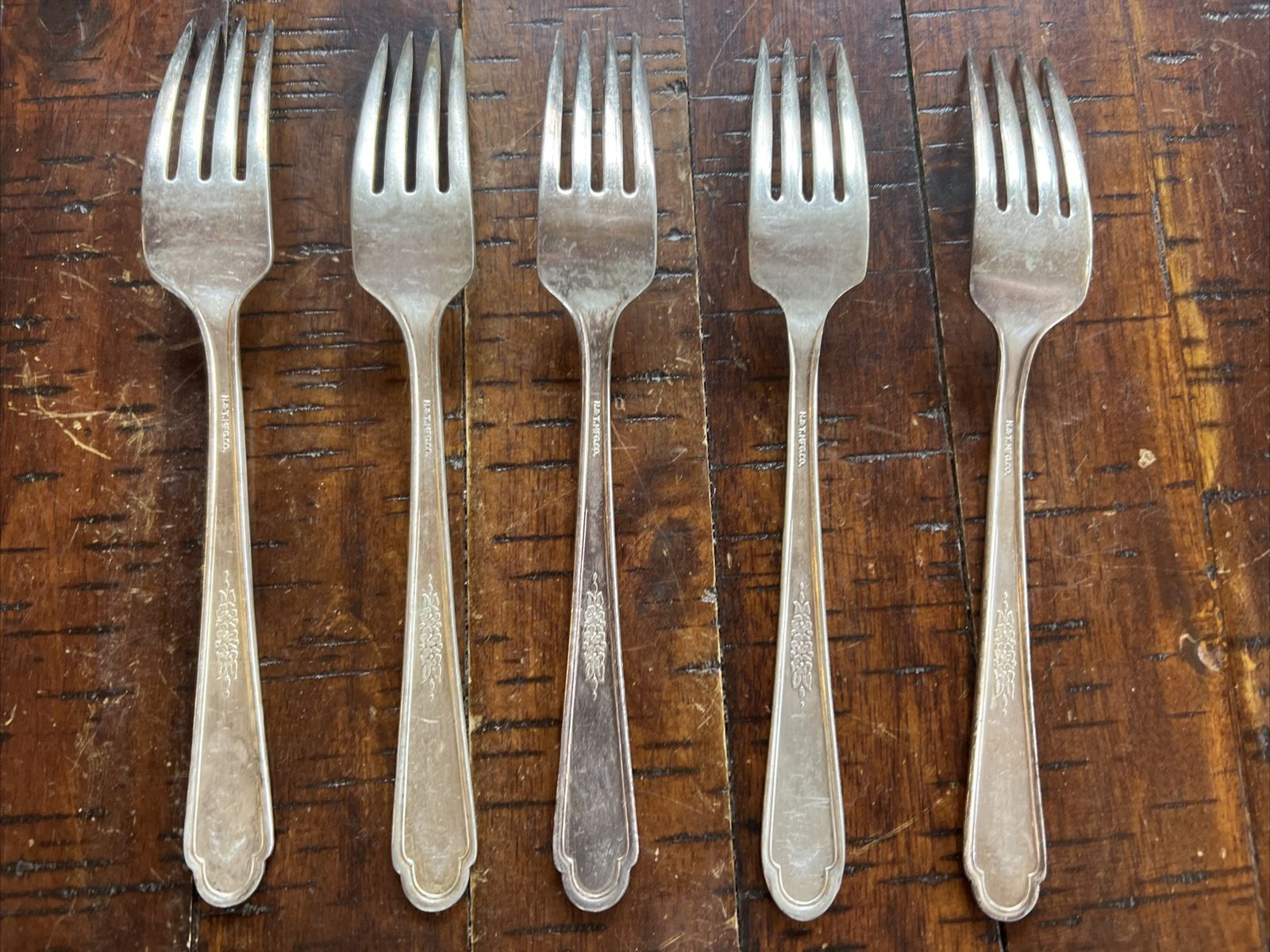 Holmes & Tuttle MFG. Co. Silverware Wentworth Silverplate Forks Knives 9 Pc