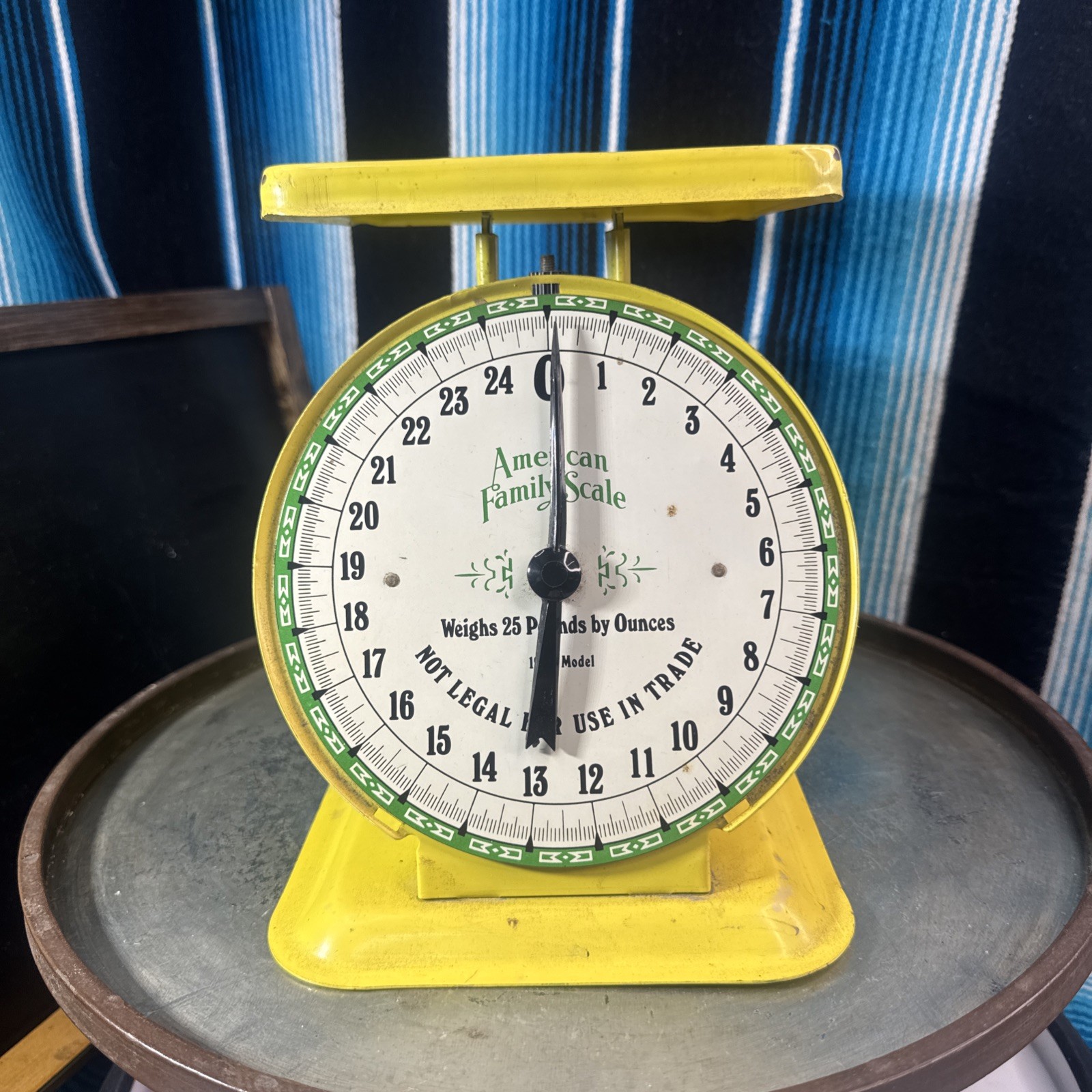 Antique American Family 25 LB Yellow Rustic Farmhouse Metal Family Kitchen Scale