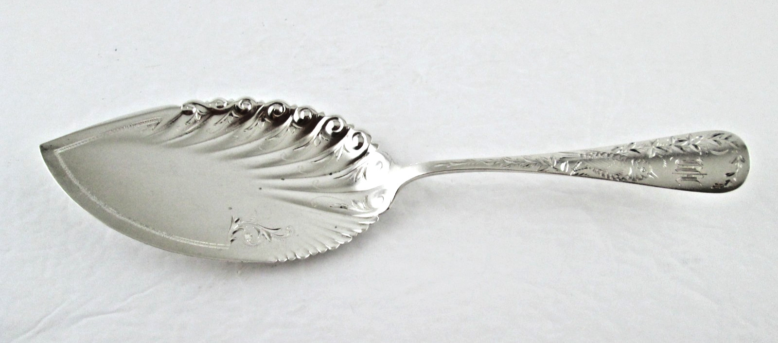 NIGHTINGALE by Gorham Sterling Fish Server Brite-Cut 10 1/2″ Bird Depicted