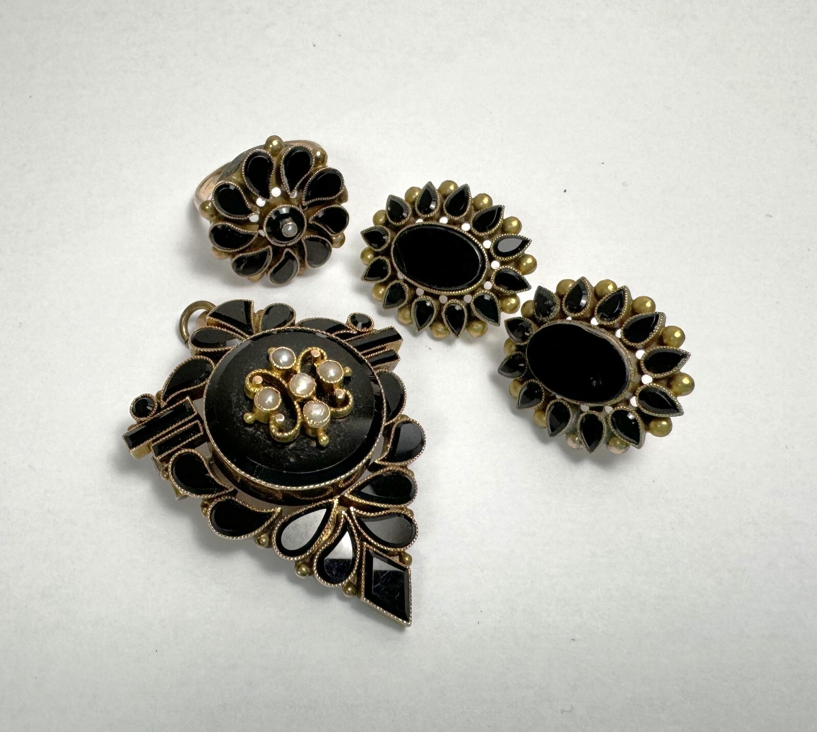 Mourning Suite – Brooch/Pendant, Ring (size 6 ½ ), Earrings