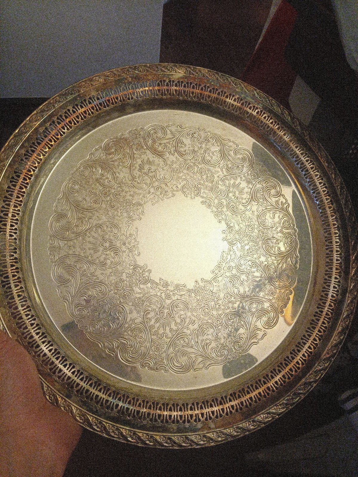 VINTAGE WM ROGERS MFG CO SILVER PLATE 15” ROUND SERVING TRAY #2072 SPRING FLOWER