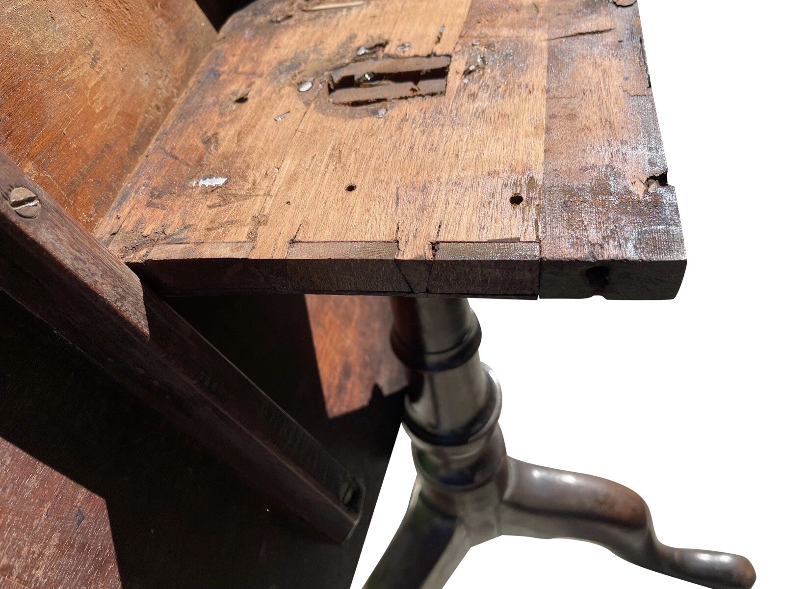 IMPORTANT QUEEN ANNE WALNUT TEA TABLE – CHARLESTON SOUTH CAROLINA CIRCA 1760