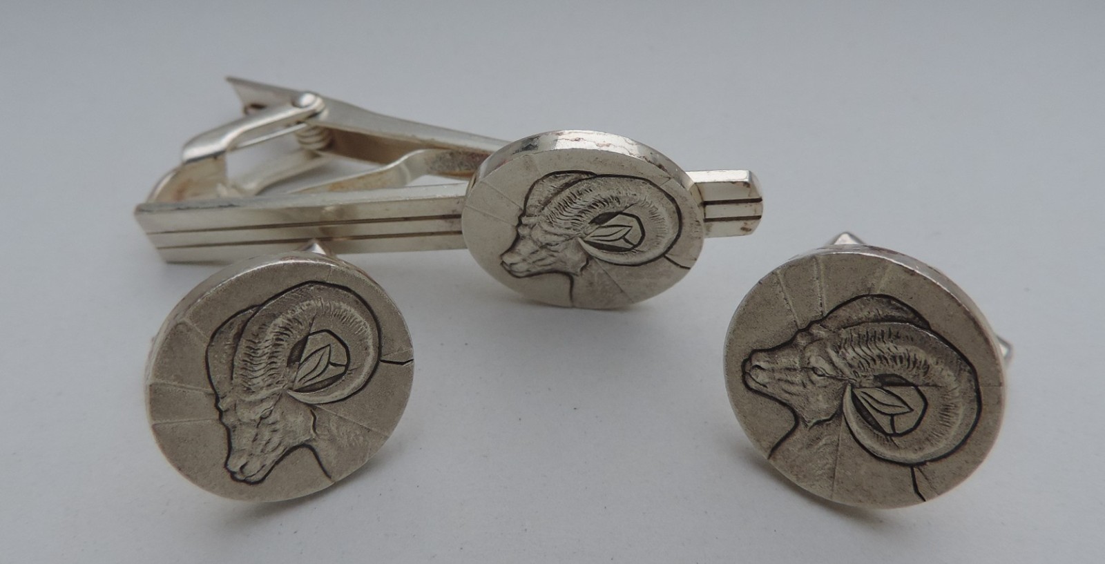 Japanese Signed Sterling Silver big Horn Sheep Ram Cufflinks & Tie Clip Set 28g