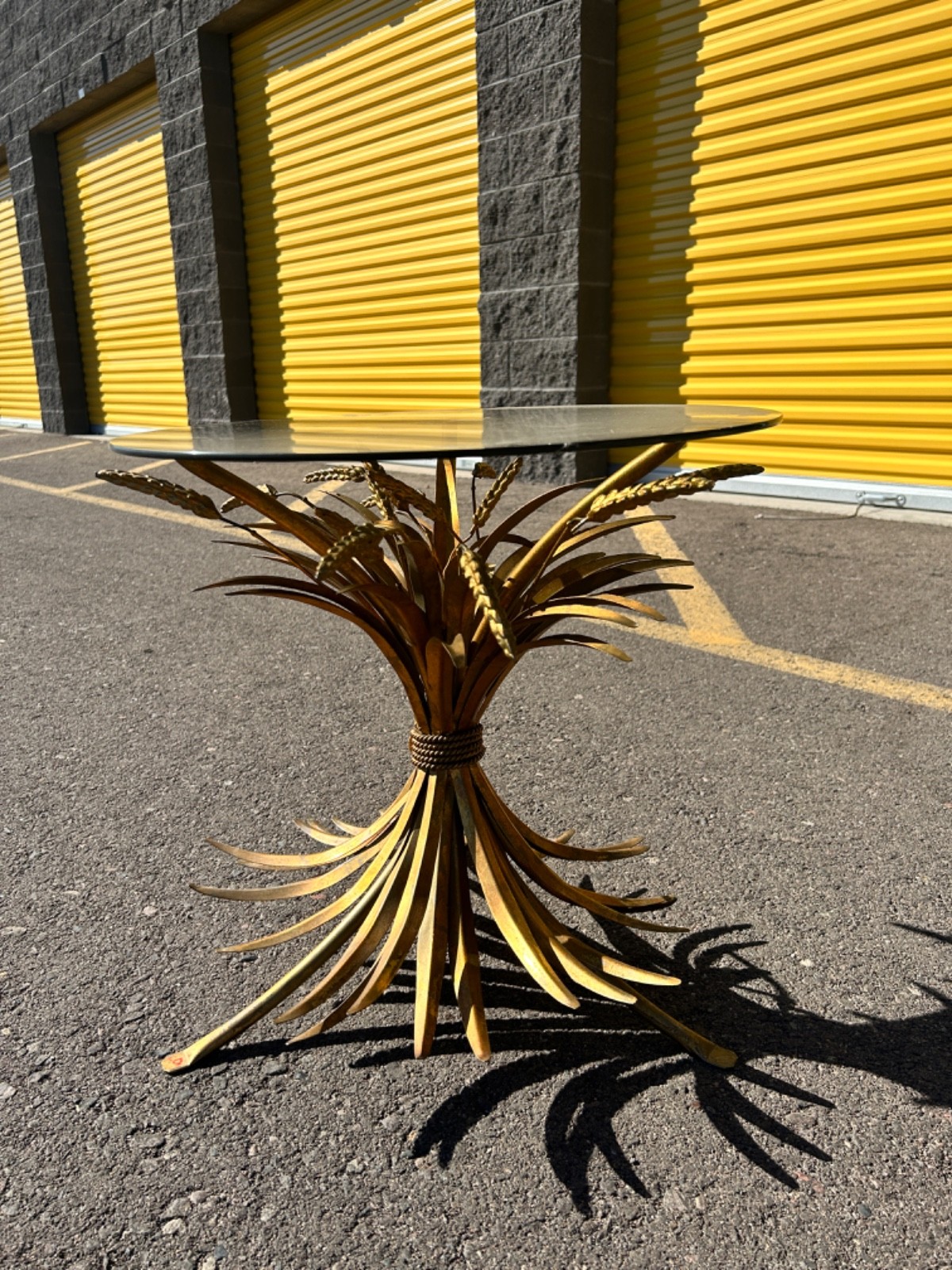 VINTAGE MCM HOLLYWOOD REGENCY SHEAF OF WHEAT GOLD METAL SIDE END TABLE no glass