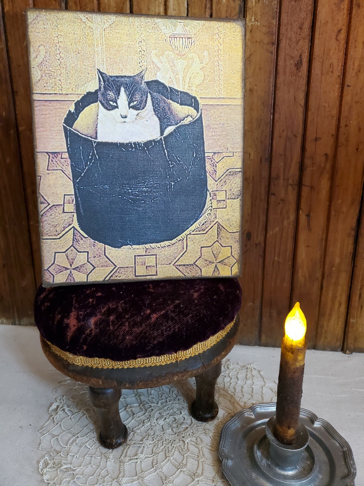 OLD VICTORIAN PRIMITIVE ANTIQUE SHABBY VINTAGE STYLE TUXEDO CAT IN HAT BOX SIGN