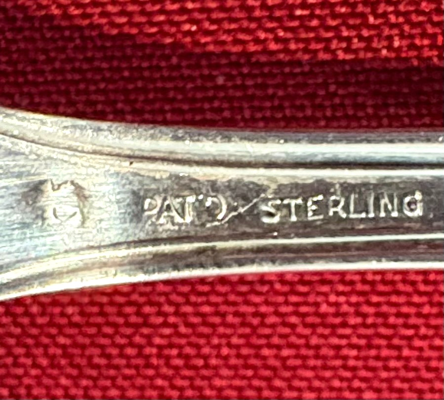 Old Mark GORHAM / DURGIN – Sterling Silver PLYMOUTH LEMON Fork Serving 16 Grams