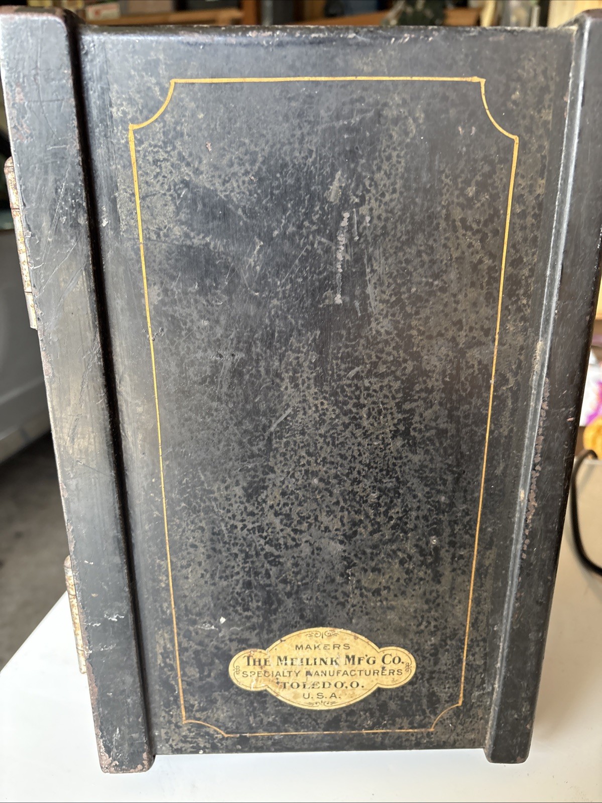 MELINKS Antique Safe. Read Description