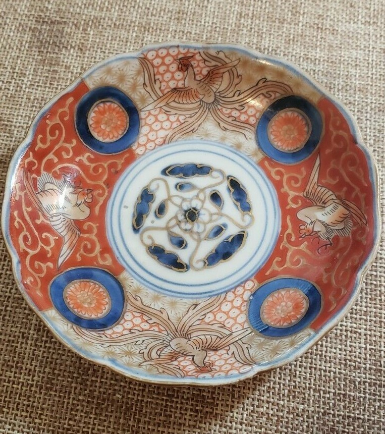 Antique Japanese Meiji Period Imari Scalloped Edge Plate 3 3/4″ diameter