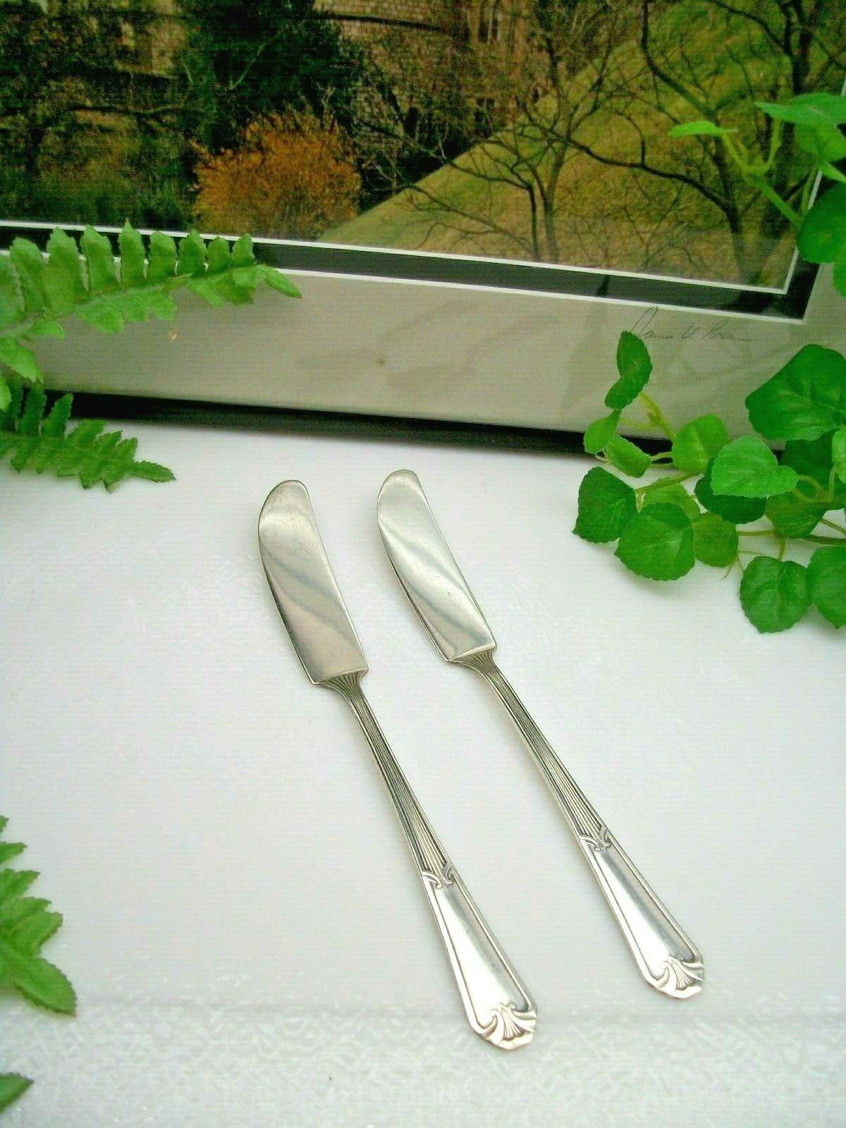 2 International Wm Rogers FIDELIS Silverplate Master Butter Spreader Knives 1933