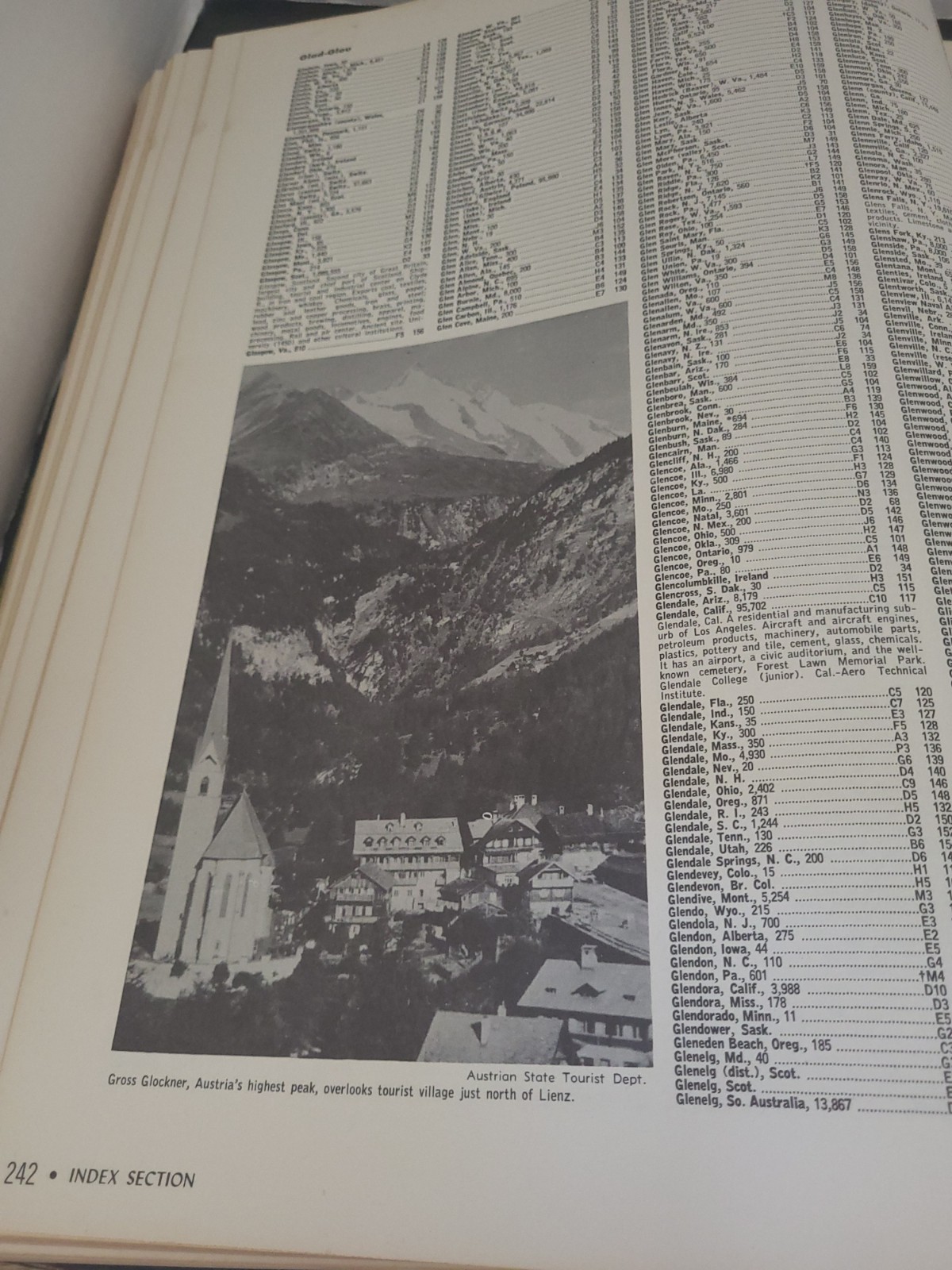 Hammond’s Ambassador World Atlas January 1957 Fifth Printing Hardcover Book