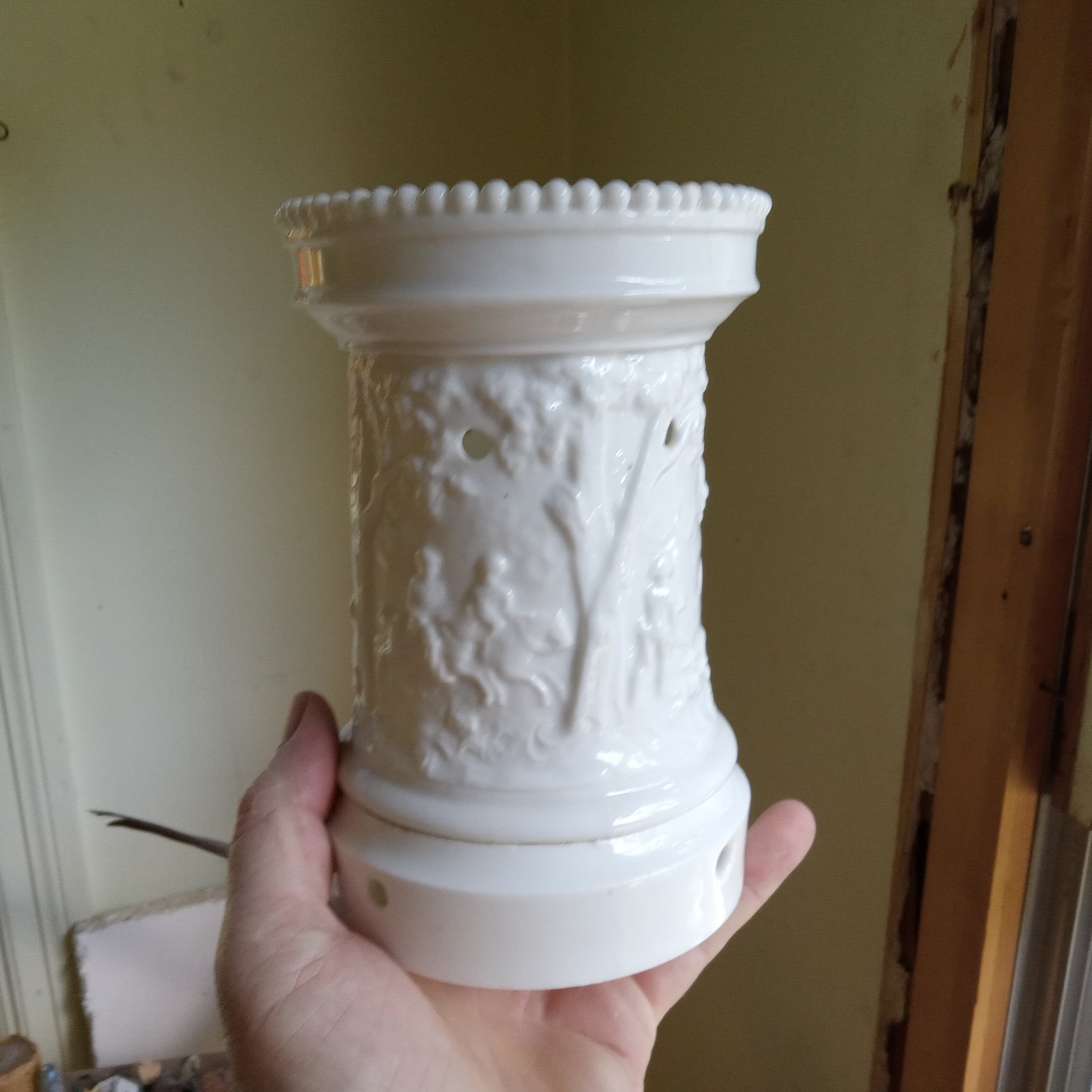 1880s PORCELAIN LITHOPHANE FOOD WARMER CASTLE TOWER SHAPE W/HUNTING SCENES