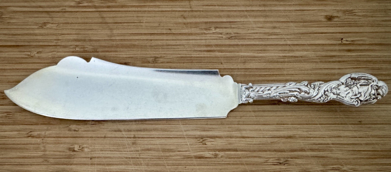 OLD GORHAM VERSAILLES 10 3/4” STERLING DESSERT SERVING KNIFE 4.25 TROY OUNCES