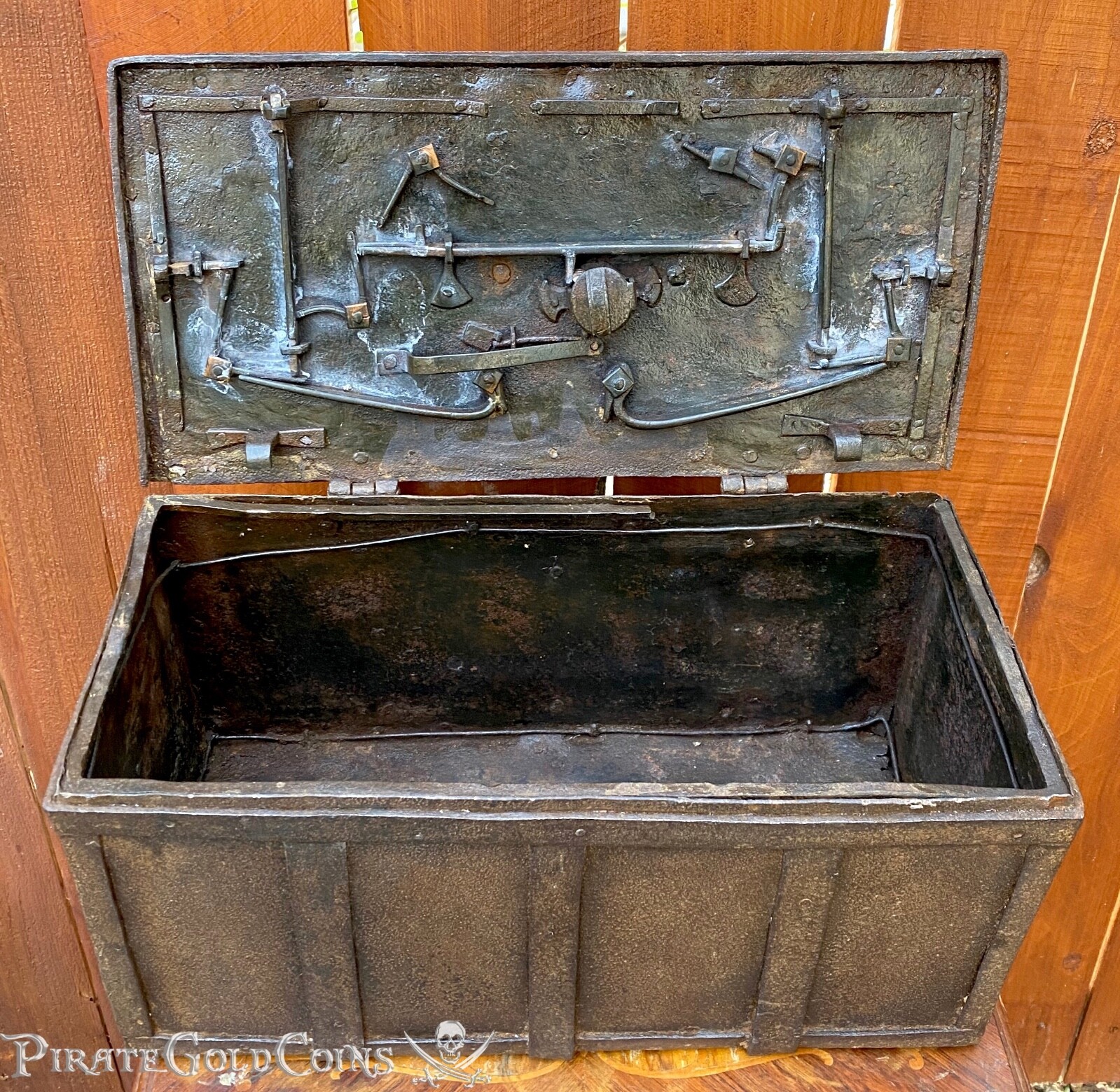 NUREMBERG TREASURE CHEST 1600’s PIRATE GOLD COINS SHIPWRECK TREASURE LOOT
