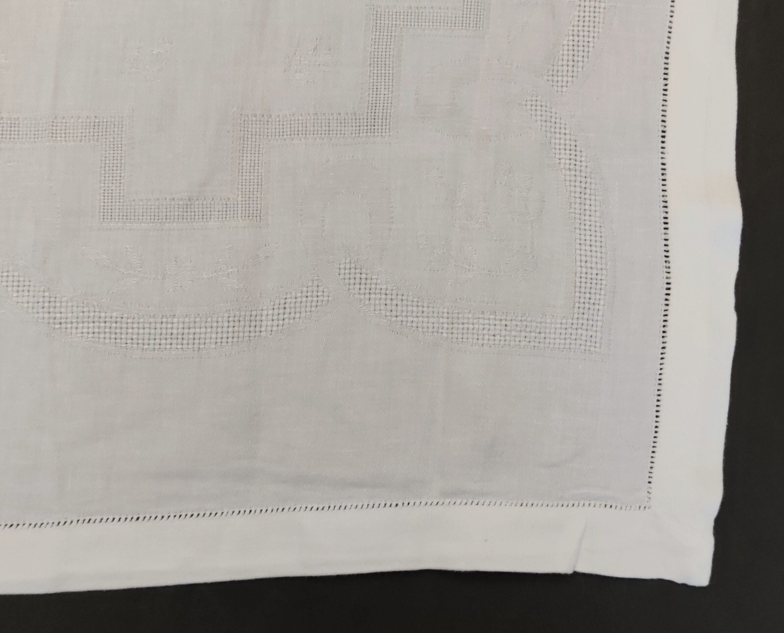Large Damask Linen Tablecloth Monogram HH Floral Embroidery 276/149 Cm