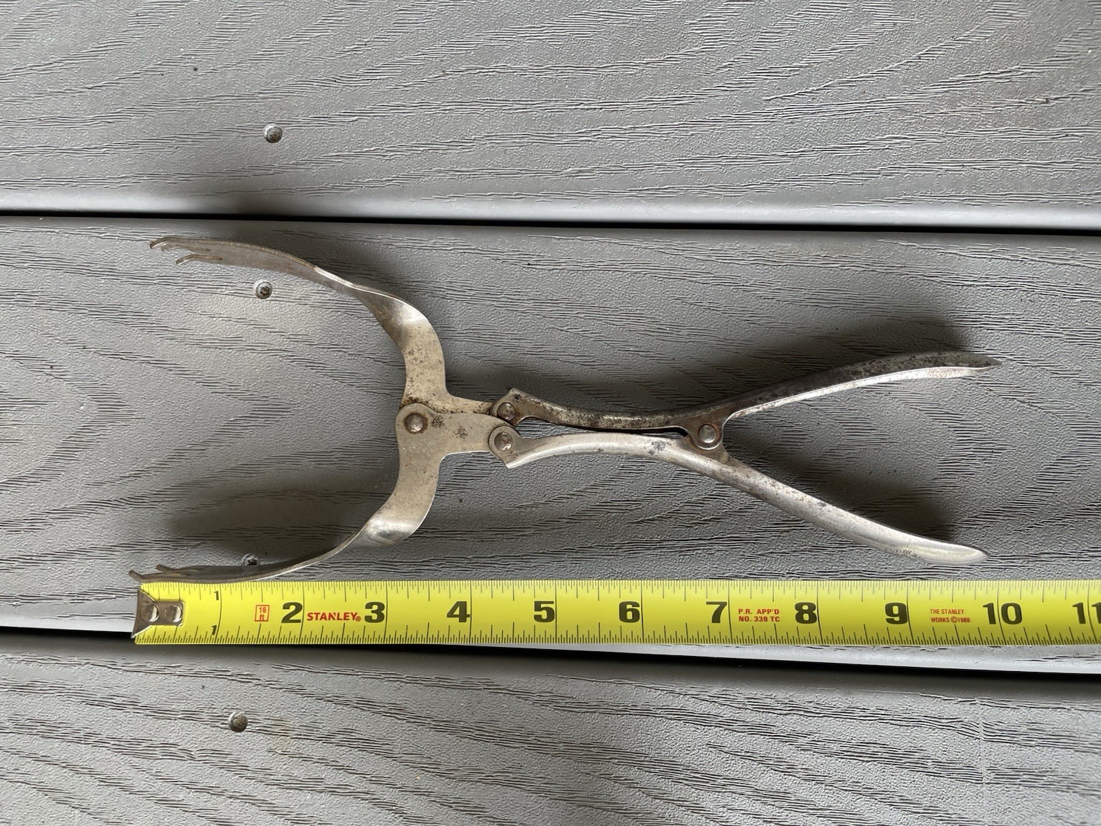 Vintage 40s Solid Metal Spring Action Kitchen Utensil Salad Tongs Serving Fork