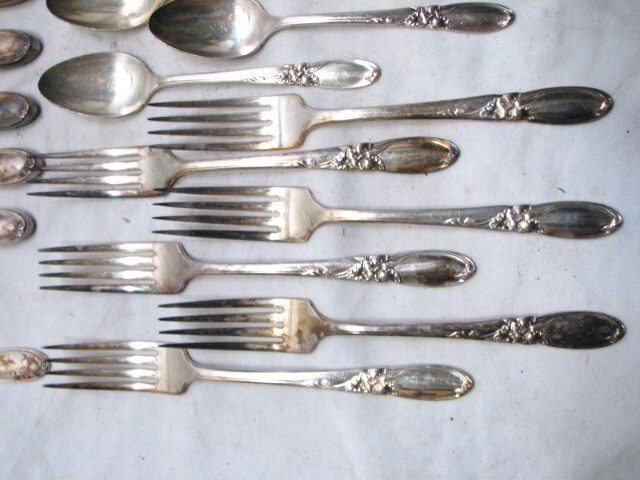 41 pcs Community White Orchid Silver Plate Flatware svc for 6 Fork Knife Spoon
