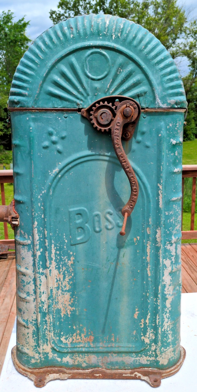 Antique Farmstead Boss Water Well Pump Primitive Yard Art Ornament Hand Crank