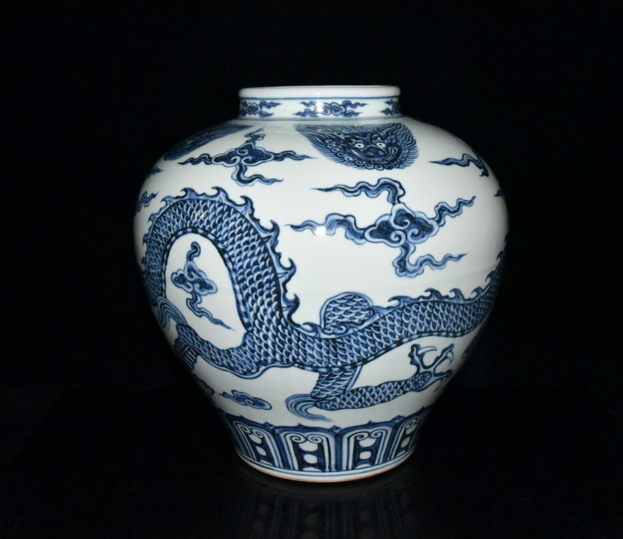 13.5″Old China ming dynasty xuande mark blue white Porcelain Dragon pattern Pot