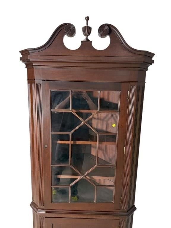 BIGGS SOLID MAHOGANY COLONIAL CORNER CABINET