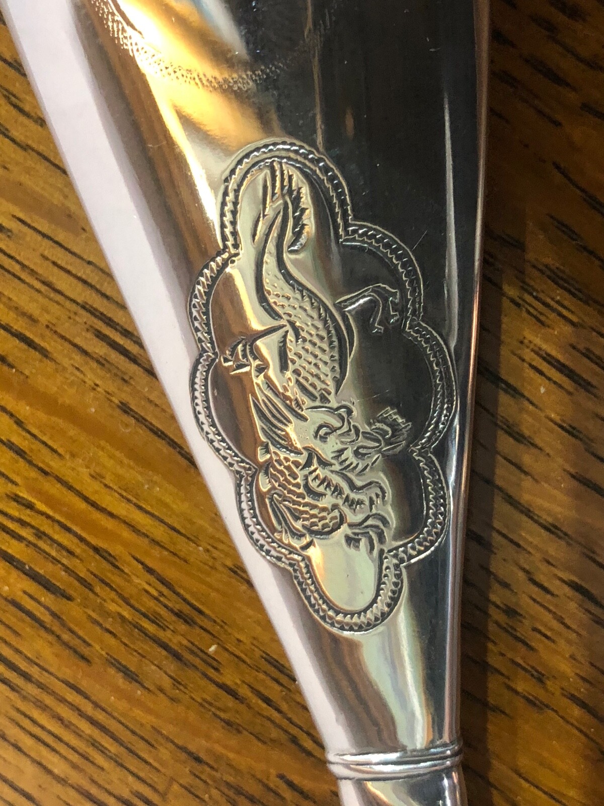 Good quality chinese export silver show horn and button hook
