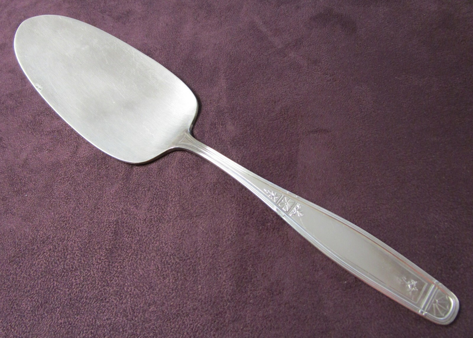 VIRGINIAN 1941 Large Cake or Pie Server Silverplate No Monogram