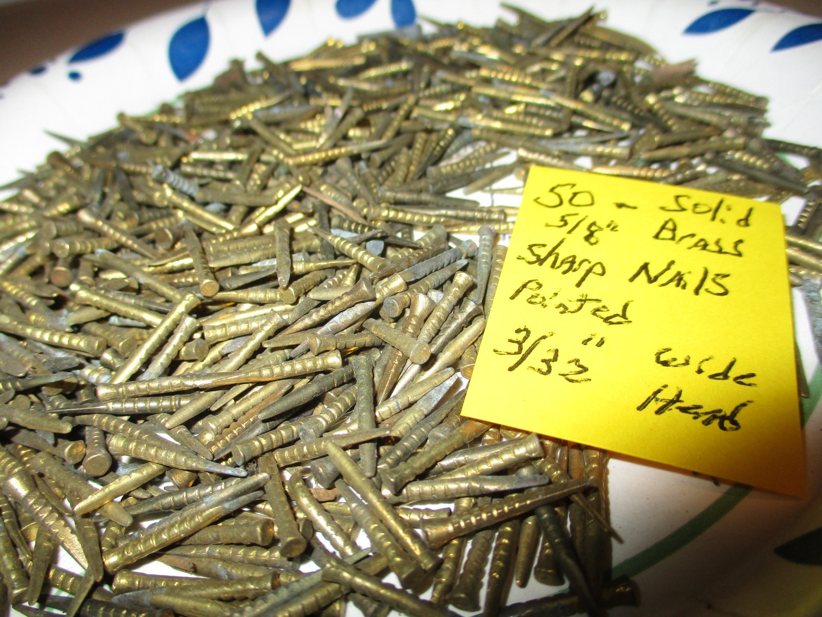 50-ANTIQUE SOLID BRASS 5/8″ LONG CANOE TACKS-SHARP NAILS 3/32” WIDE FLAT HEAD