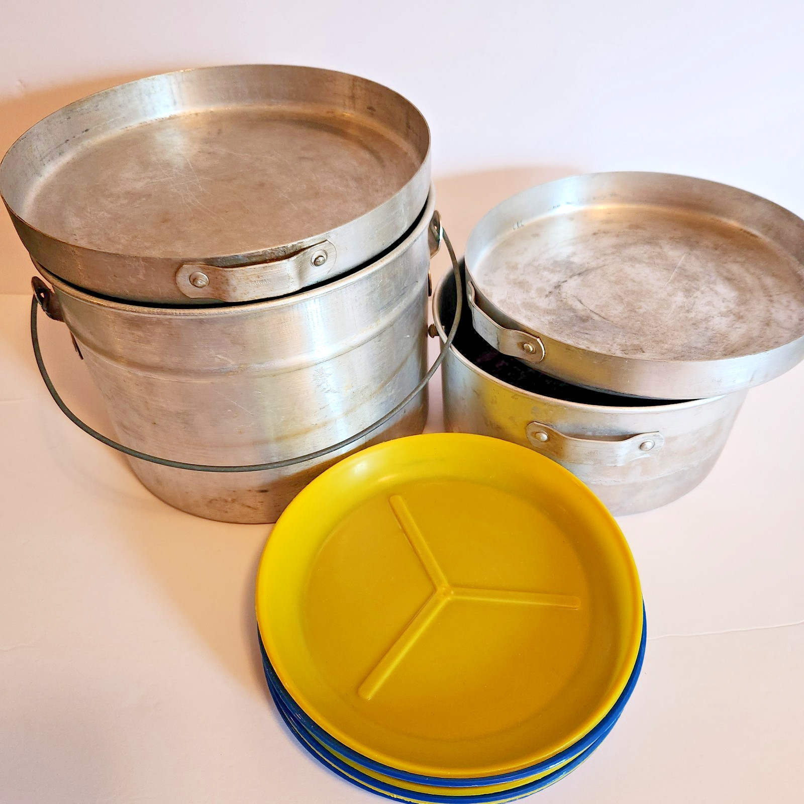 Hobo Camp Cook Kit 2 Pots w/Lids Handle on LG Pot 6 Plastic Plates