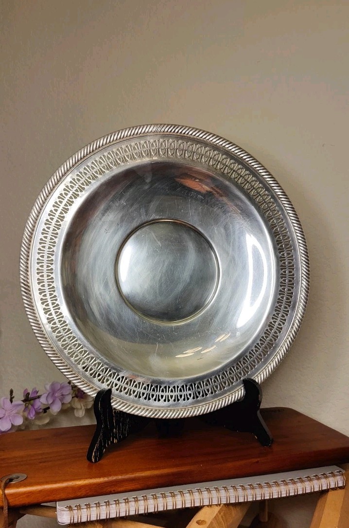 Wm. Rogers Silverplate 12″ Pierced/Reticulated Band Serving Tray 821 Shiny