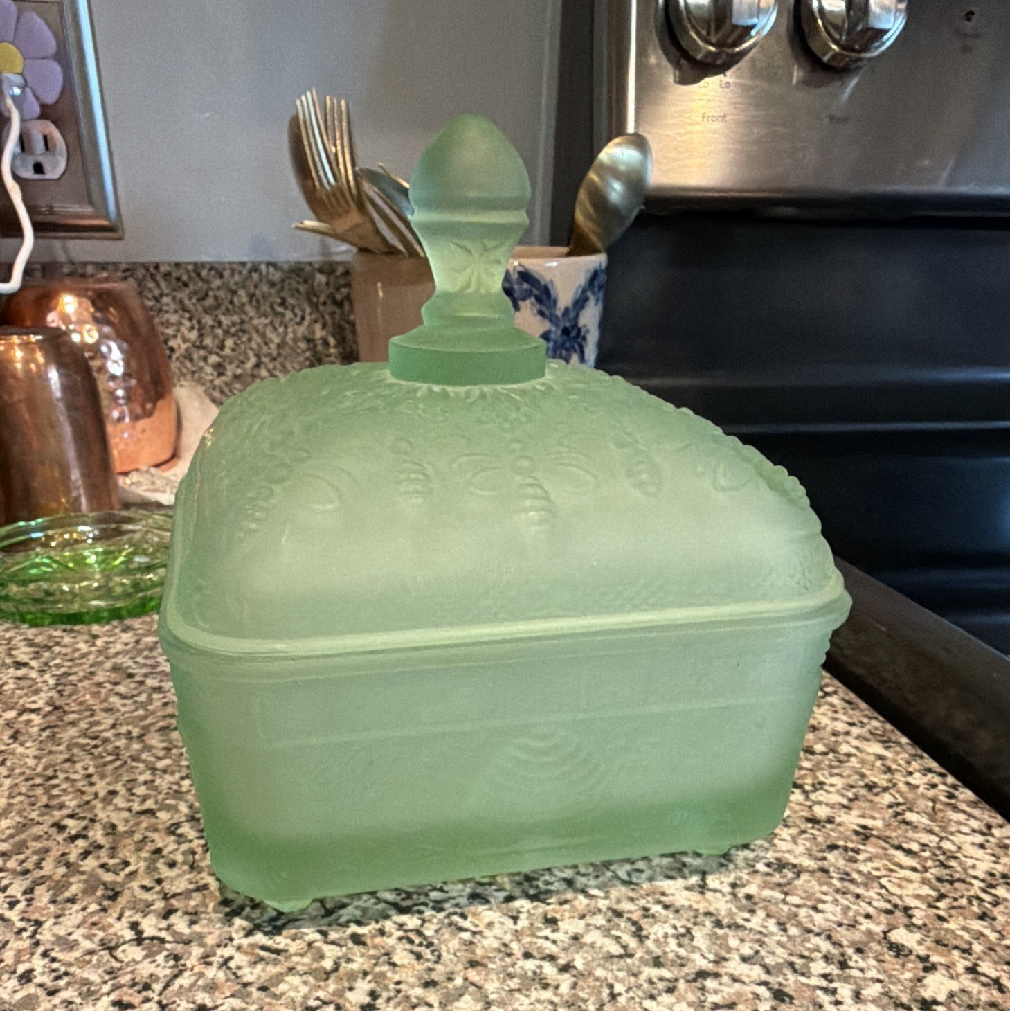 Frosted Green Bee Box-READ