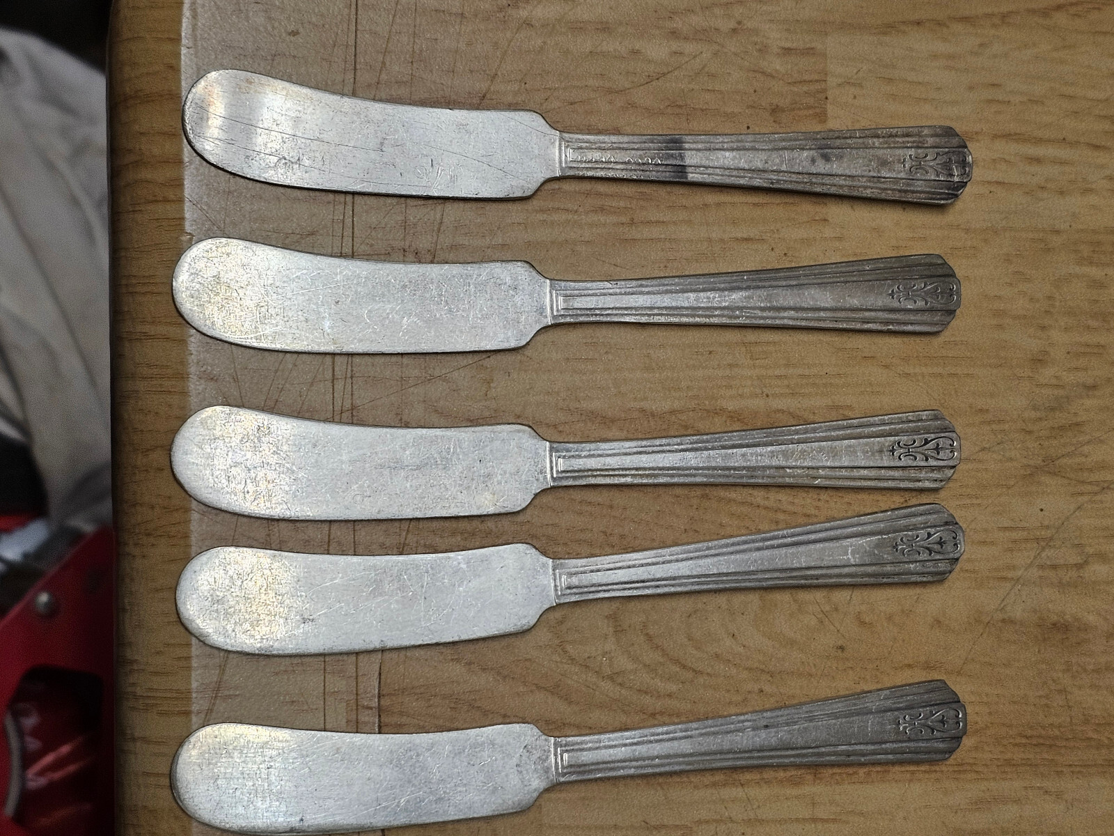 Vintage International Silver Butter Knife Avon Art Deco 5 Pieces