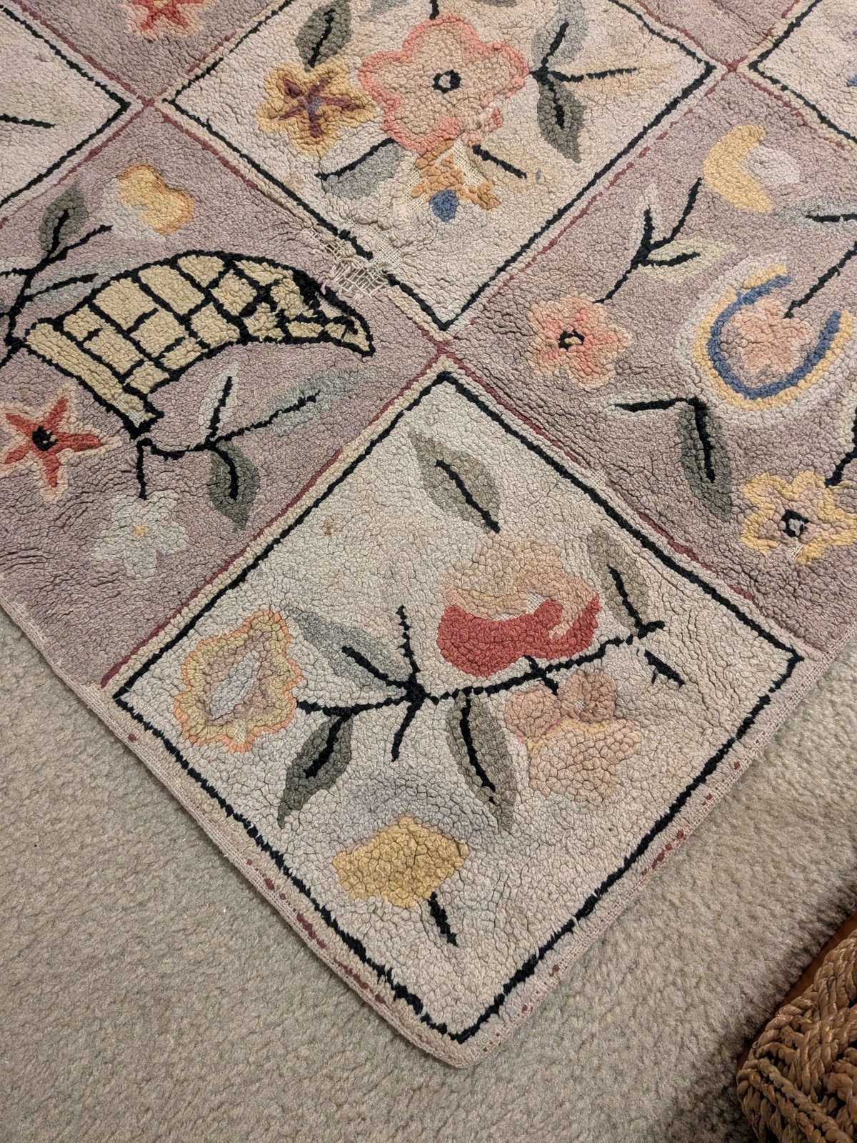 1920’s American made hand hooked wool pictorial rug