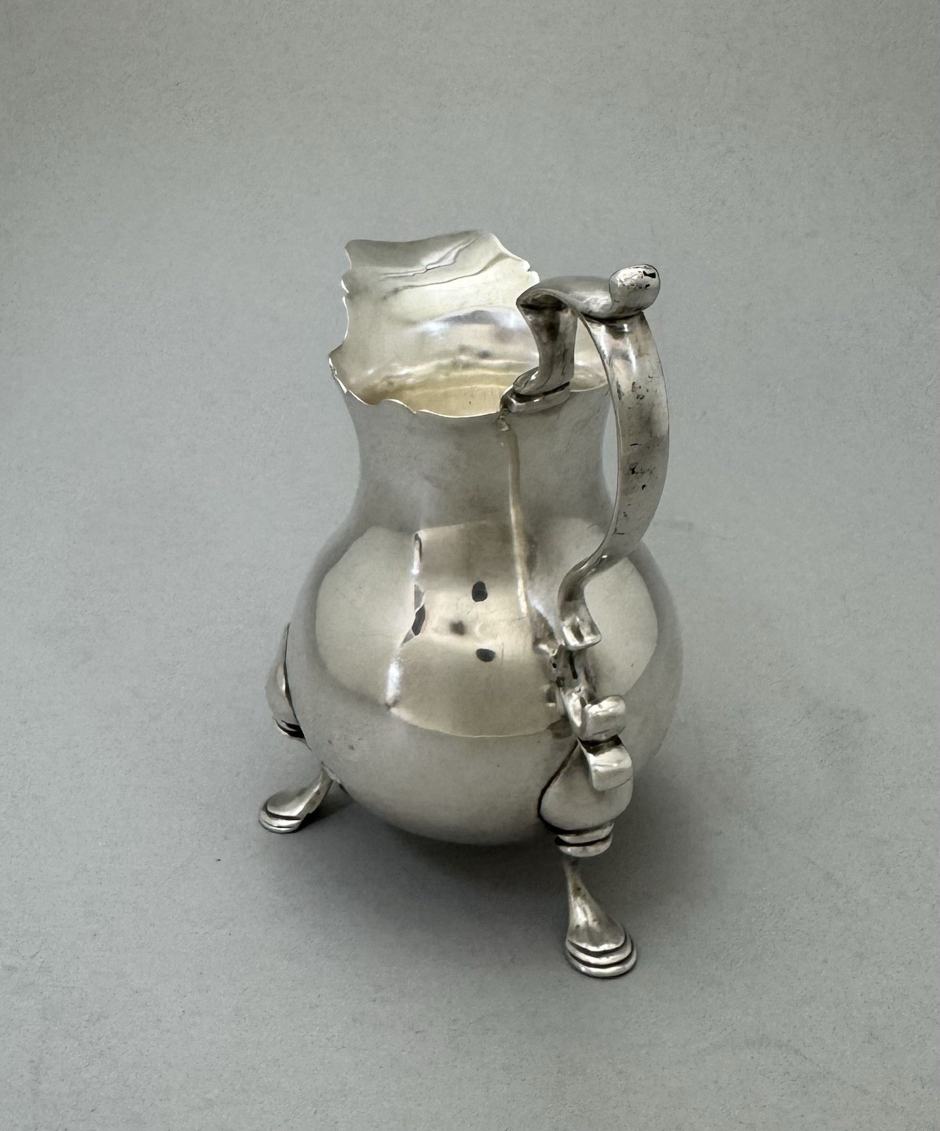 Ca 1750 VERY FINE EARLY AMERICAN COLONIAL COIN SILVER CREAMER JUG 18th C