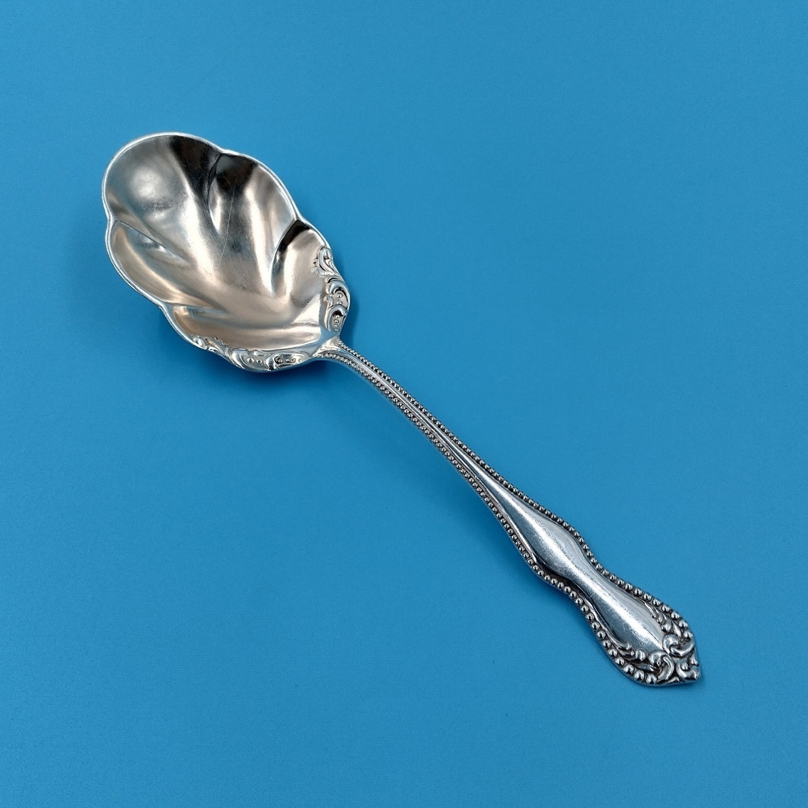 Holmes Edwards Pearl 1898 Solid Shell Casserole Spoon 8.5″ Silverplate Serving