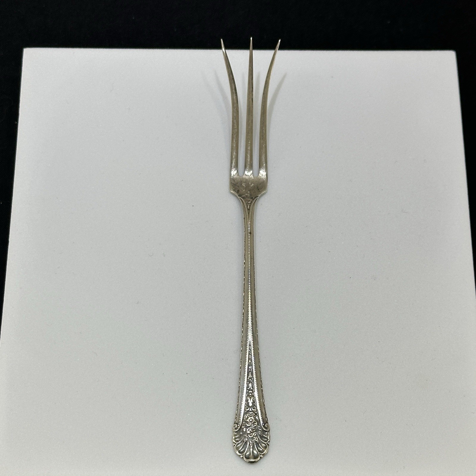 Royal Windsor by Towle Sterling Silver Lemon Fork 5 1/2″ Silverware Serving